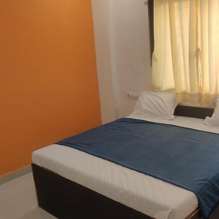 Hotel Sai Santosh Shirdi Exterior photo