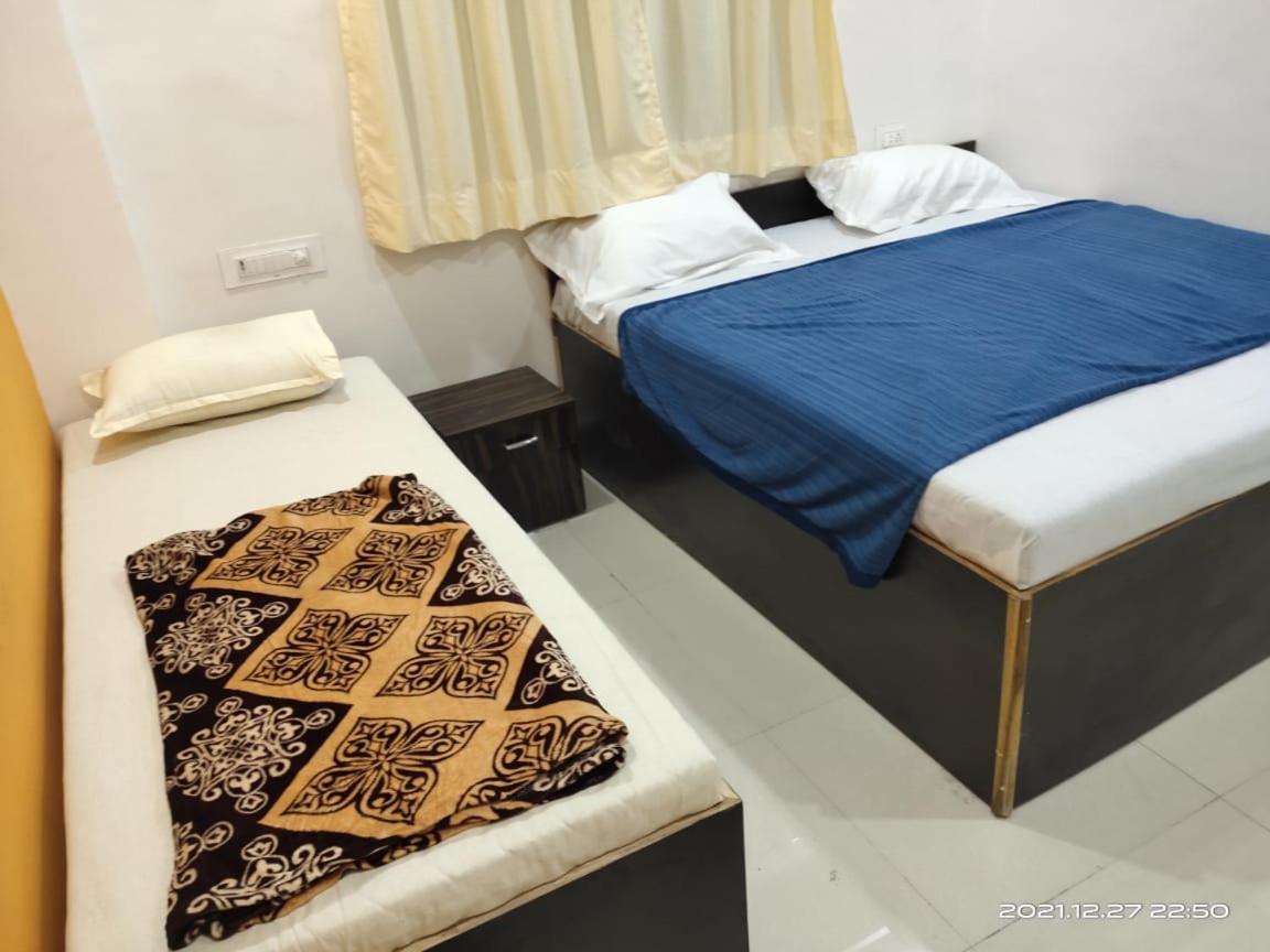 Hotel Sai Santosh Shirdi Exterior photo